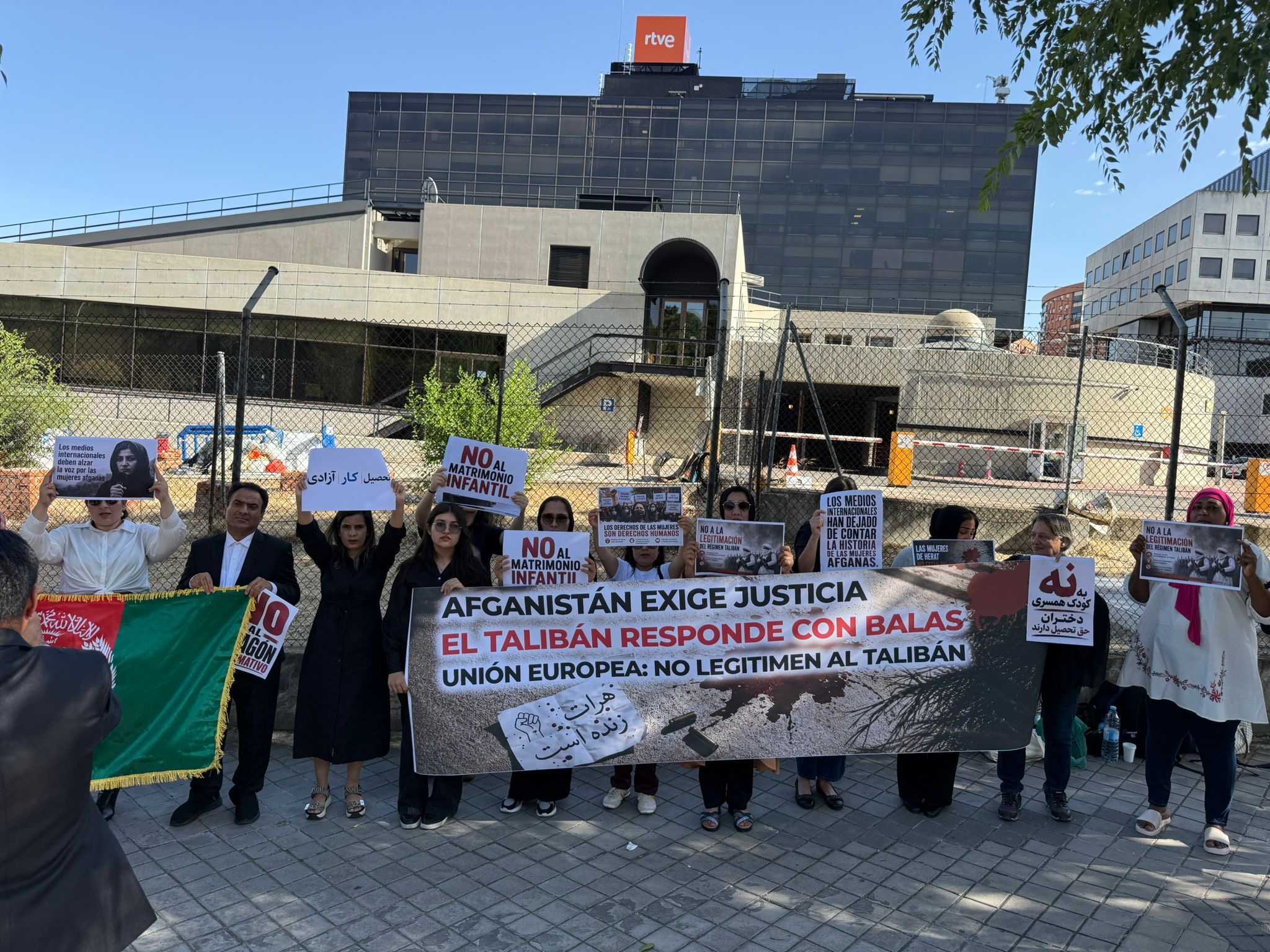 افغان‌های مقیم اسپانیا: جامعه جهانی نباید طالبان را به‌عنوان نماینده مردم افغانستان بپذیرد