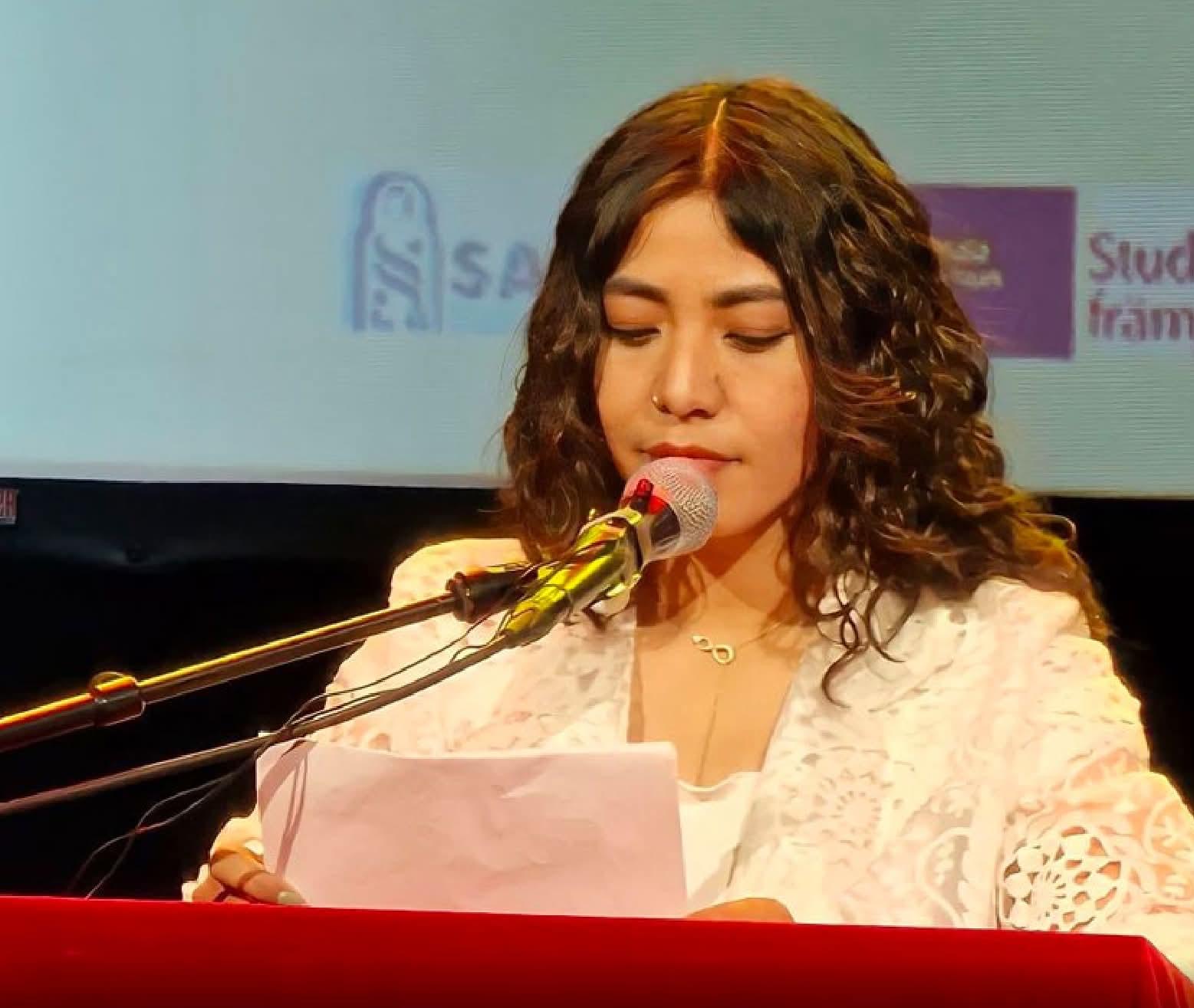 اهداء جایزه‌ بین المللی شعر فرانکو لو» به شاعر زن افغان .