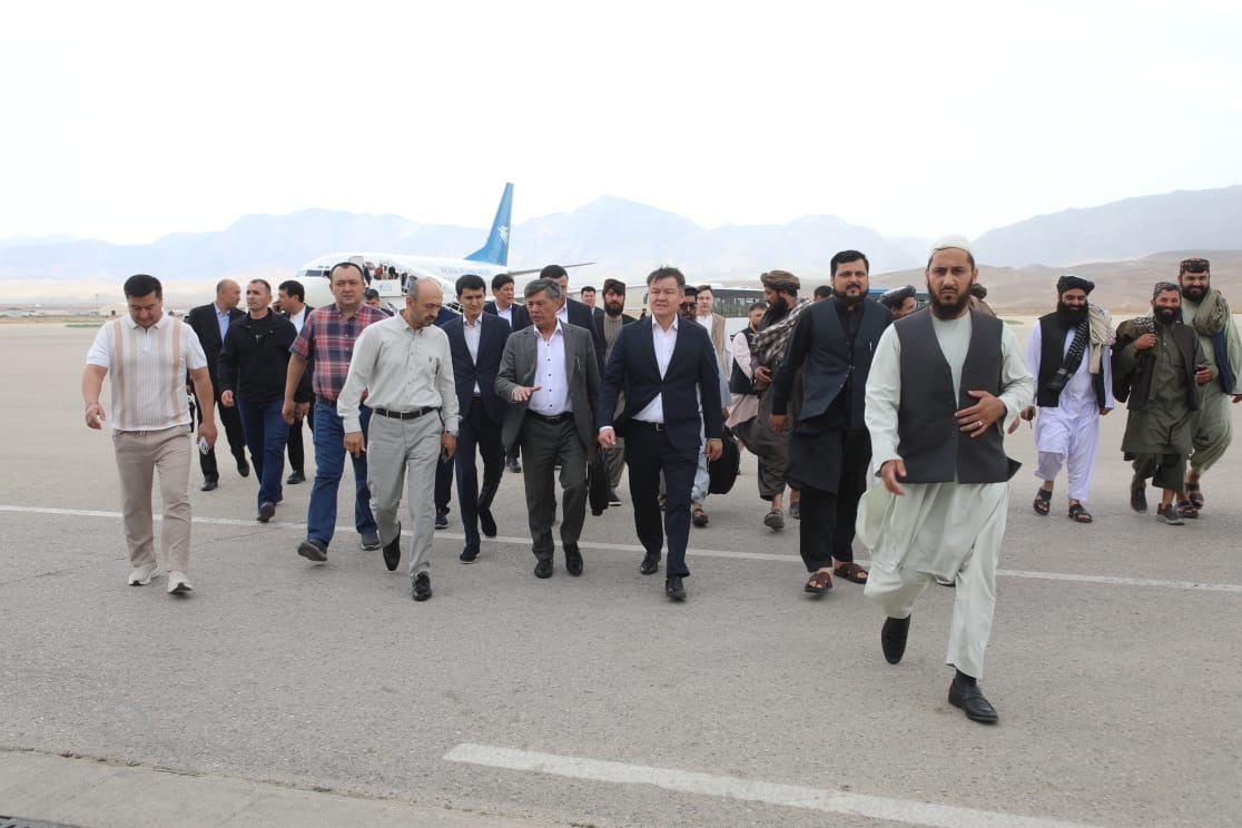 Expanding economic relations; High-ranking Uzbek delegation visits Balkh province